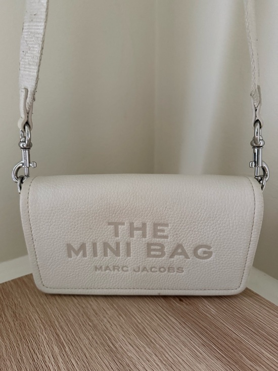 Marc Jacobs Handbags - Marc Jacobs Mini Crossbody Bag in Cream White
